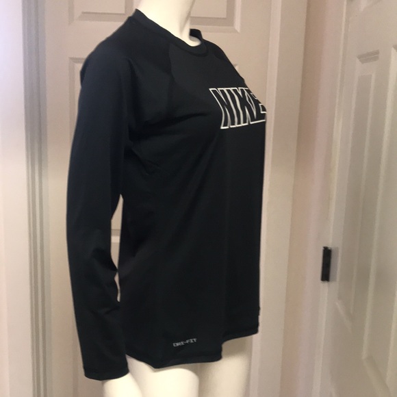 Nike Athletic/Athleisure/Swim L/S Tee, NWT! - Picture 3 of 8